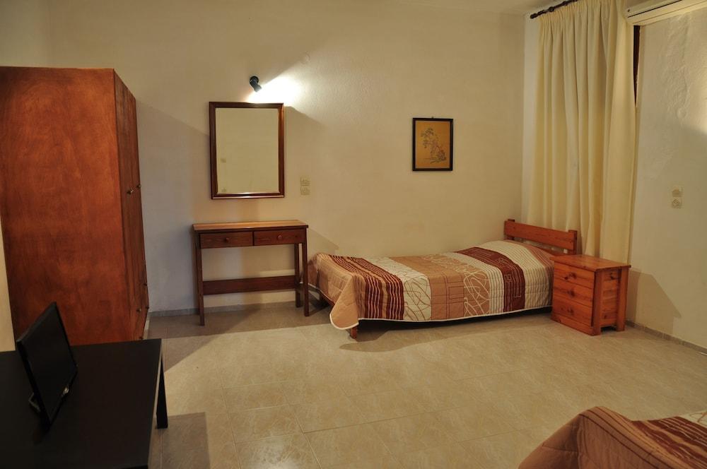 Michalis Apartments Near The Beaches With Sea View Páros 外观 照片