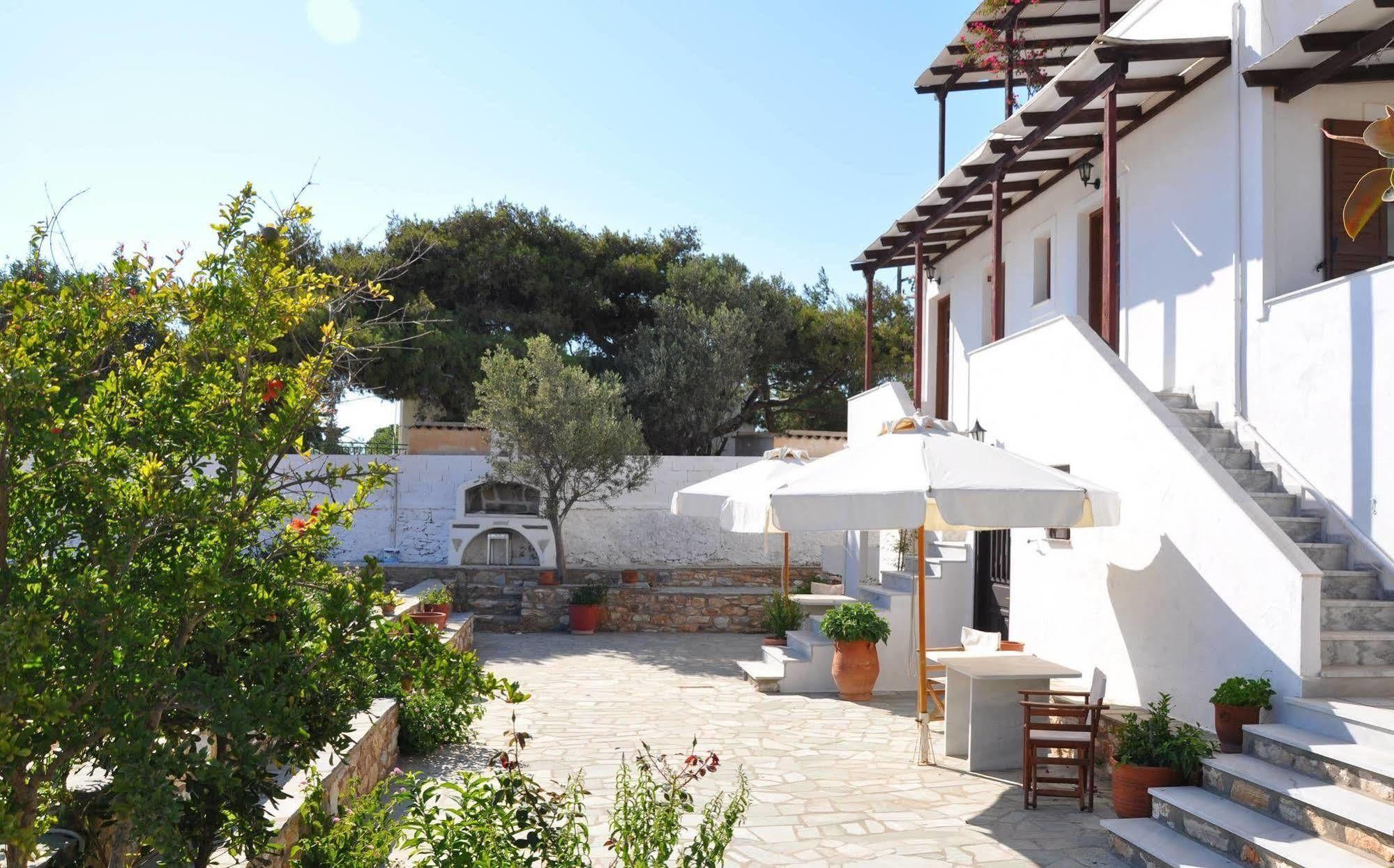 Michalis Apartments Near The Beaches With Sea View Páros 外观 照片