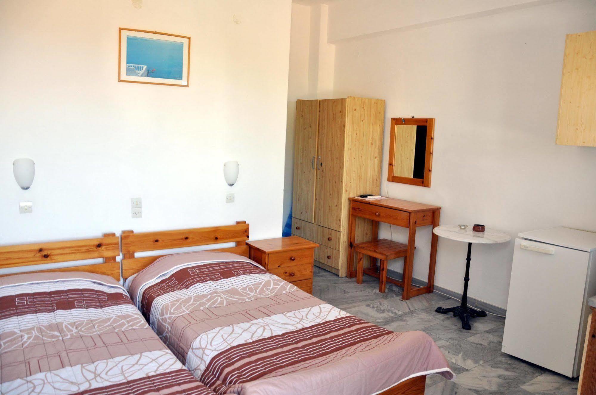 Michalis Apartments Near The Beaches With Sea View Páros 外观 照片